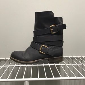 Crown vintage black boots